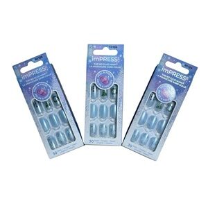 Kiss Impress Holiday Press On Nails Frosty Tales Short Oval Nails -30 Count
